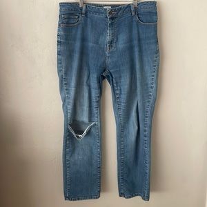 L.L. BEAN, Classic Fit, Distressed, Size 16